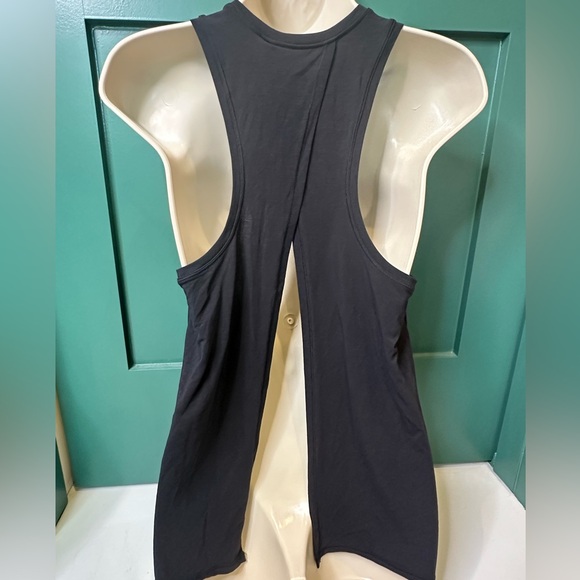 GapFit, XS, black tank, open back to tie or leave open, EUC - Picture 3 of 4